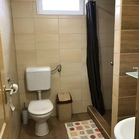ゲストハウス Norbi Apartman Tiszapalkonya